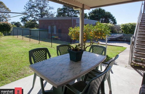 Bermagui House | Mumbulla House 22A Mumbulla Street- Large home with linen