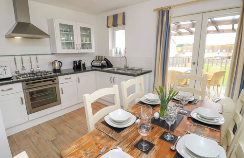 Yarmouth Cottage | Munday H2