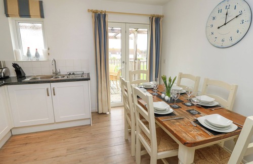 Yarmouth Cottage | Munday H2