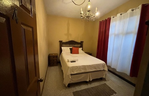 Zona 13 Hotel | MUNDO HOSTAL