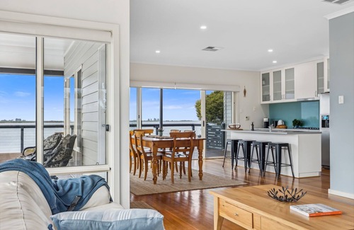Nangkita House | Mundoo Sunrise, Absolute waterfront