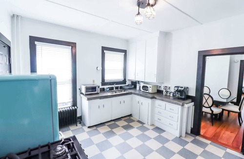 Munjoy Hill Apartment | Munjoy Hill 6 bed/2 ba | Walkable to everything!