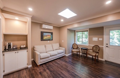Okanagan-Similkameen Bed & Breakfast | Munson Mountain Estates