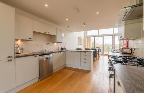 Malmesbury House | Muntjac Lodge
