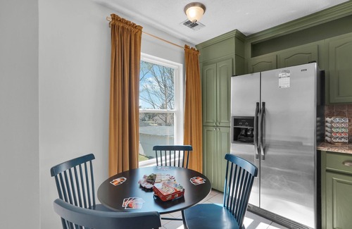 Pooler House | Murder Mystery Retreat