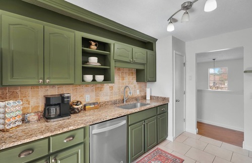 Pooler House | Murder Mystery Retreat