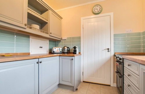 Port-Eynon House | Murmur Y Llanw - Two Bedroom House, Sleeps 5