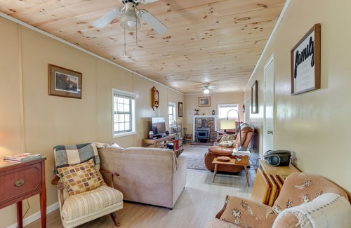 Murphy Cottage | Murphy Cottage w/Screened-In Porch - Pets Welcome