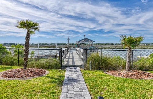 Garden City House | Murray's Inlet Shack - Four Bedroom, Three 1/5 Bath with huge private pool