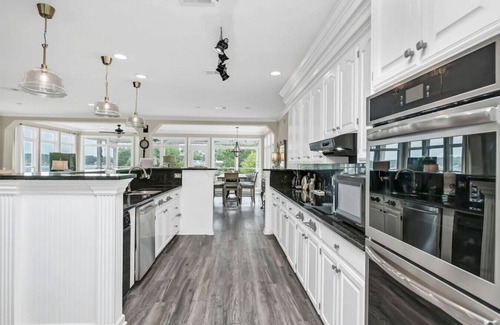 Leesville House | Murray Shores Getaway w/Kayaks + Sea-Doo for Rent
