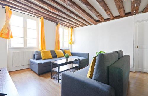 Saint-Thomas-d'Aquin Apartment | Musee du Louvre 5 Luxurious Apartment 1 BR-6P Free Netflix