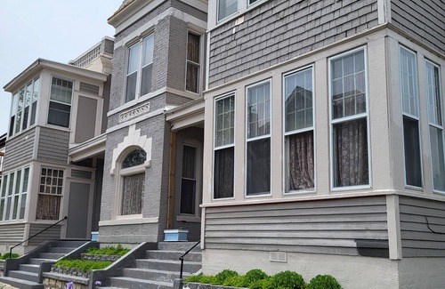St. Joseph Apartment | Musem hilltop Place city views 6 sleeps Pet-friendly Friendly