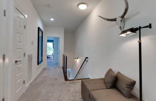 Eighth Avenue House | Music City Charmer! 3 Bedrooms-2 miles to Downtown