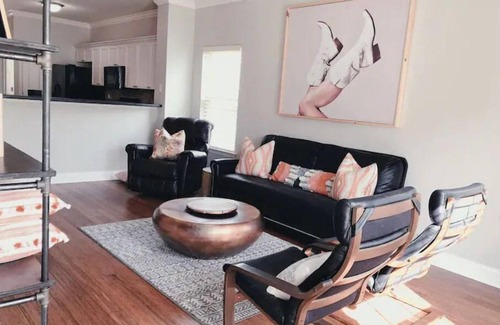 Nashboro Village House | Music City Getaway