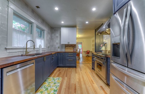Vollintine-Evergreen House | Music City Haven: 3BR Home in Memphis's Heart