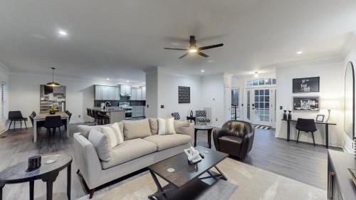 Goodlettsville House | Music City Manor-A Grand Ole Getaway