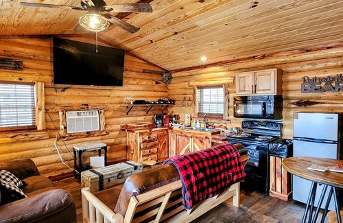 Mid America Cabin | Music Mountain Retreat Cabin C