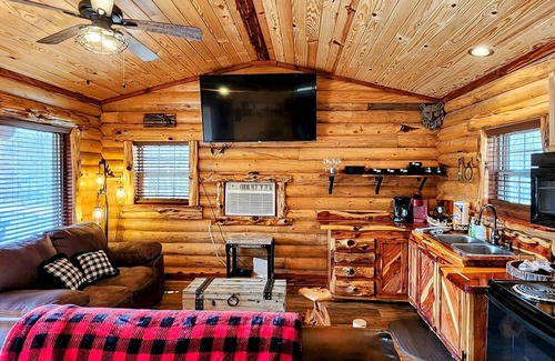 Mid America Cabin | Music Mountain Retreat Cabin C