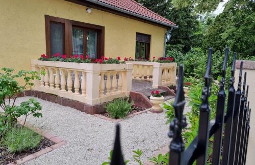 Balatonlelle House | Muskátlis Ház