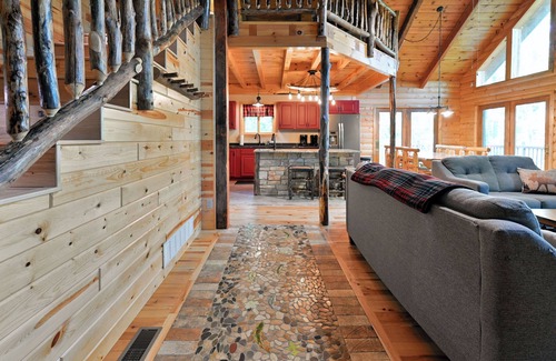 Hayward Cabin | Muskie Ridge- beautiful and rustic 3 bedroom cabin near the Chippewa Flowage.