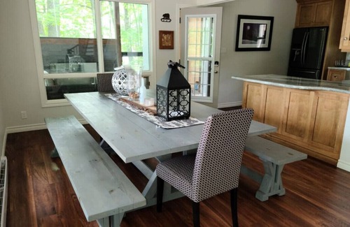 Gravenhurst Cottage | Muskoka Charm Beautiful four bedroom cottage