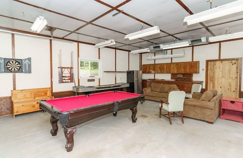 Lake of Bays Cottage | Muskoka Village Lakefront Oasis