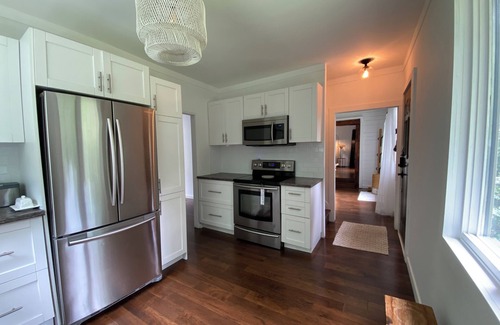Lake of Bays House | Muskoka Zen, Outdoor Jacuzzi Spa, Ski or Hike