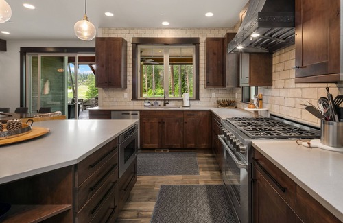 Cle Elum House | Must See New Suncadia Estate! On the Golf Course w/Hot Tub & Fire Pit!
