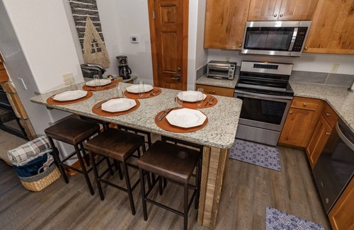 Silvercreek Condo | Mustang Lounge- Remodeled 2Bed/2Bath condo in Kicking Horse steps from the lift!