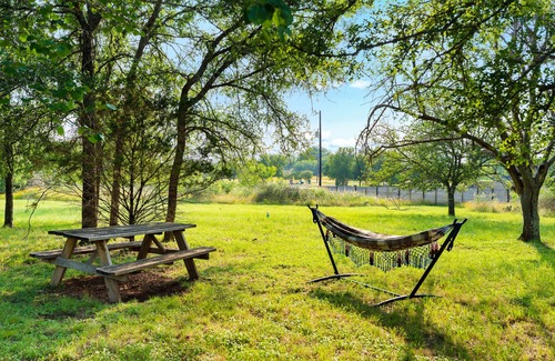 Marble Falls House | Mustang Retreat B