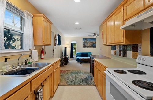 Marble Falls House | Mustang Retreat B