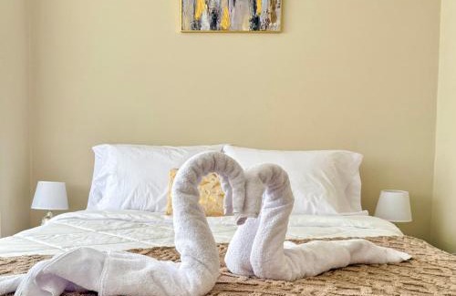 Huayna-Capac Apartment | Mustard Apartment -Centrally located in Cuenca