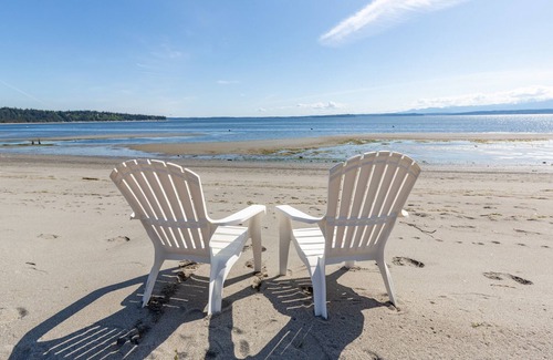 Freeland House | Mutiny Bay Ocean Breeze Retreat - Guest House