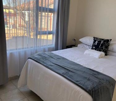 Mangaung Apartment | MV self-catering Linden