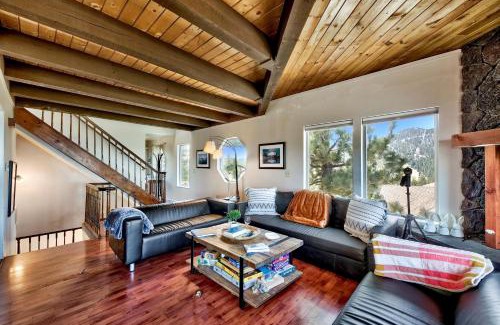 Tahoe Village House | MV55 Lakeview townhome on the Ridge with Hot tub