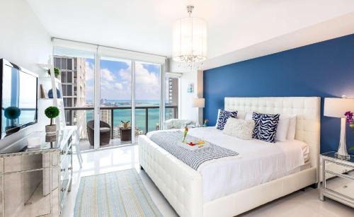 Downtown Miami Apartment | MVR - Stylish Stay w Resort Access