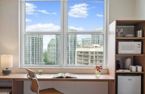 Coconut Grove Hotel | MVR Suite with Picture-Perfect Views of Miami
