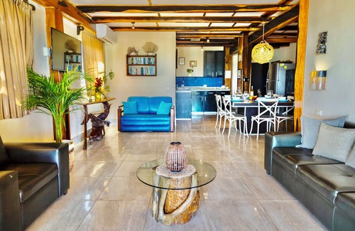 Playa del Secreto Villa | Amazing Beachfront 3-Bdrs. groundfloor Suite “Chef & Staff”in Playa del Secreto