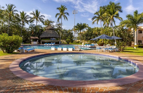 Isla Iguana House | 3 Br Beachfront House | Marina | Pool | King Bed