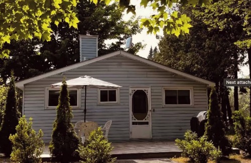 South Bruce Peninsula Cottage | My Blue Haven | a cottage retreat close to the beach and steps from Sauble River