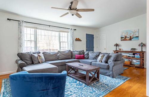 Albrightsville House | My Blue Haven Game Area 4 BDR Pet Friendly