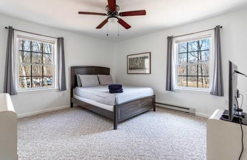 Albrightsville House | My Blue Haven Game Area 4 BDR Pet Friendly