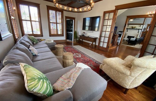 San Jacinto House | My Blue Heaven Luxe Beach๐ Heated Pool ๐ near Pier & Strand ๐ 2 King Beds 5 Star
