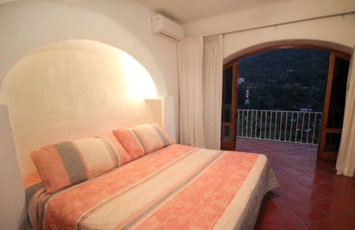 Mismaloya House | my house is your house