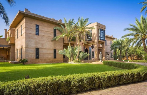 Oulad Hassoune Villa | My Rental Homes - Le Palais du Roi private heated pool, air conditioning, wifi