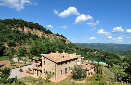 Ficulle Villa | My Rental Homes - Villa Bellissima with infinity pool and beautiful outdoor area