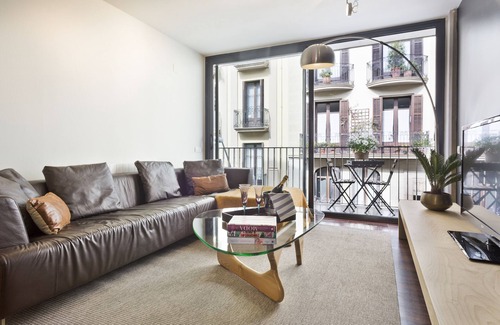 Sant Gervasi Apartment | My Space Barcelona Apart. Cerca de la Quiron for 20 people in 5 rooms