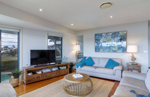 Tea Gardens House | Myall River Magic - well-appointed townhouse overlooking the Myall River