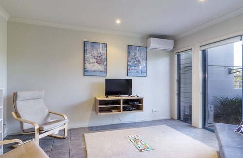 Tea Gardens House | Myall River Magic - well-appointed townhouse overlooking the Myall River
