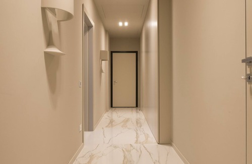 Como City Centre Apartment | MyHomeInComo - Ivory Suite